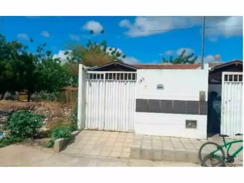 Casa Ocupada com 2 Quartos e 1 Banheiro em Monte Castelo
