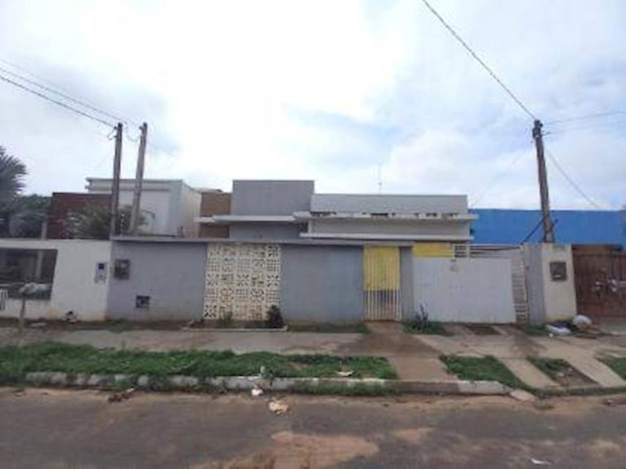 Casa Padrão com 3 Quartos e 1 Vaga em Nova Mutum