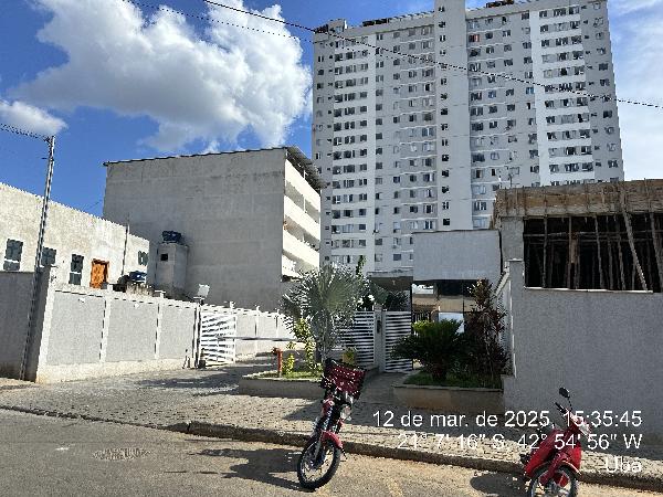 Apartamento 2 quartos, 1 banheiro, 41,45m² privativos, desocupado