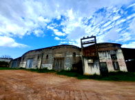 Prédios para depósito com 240m² e 450m² - Av. Camaquã