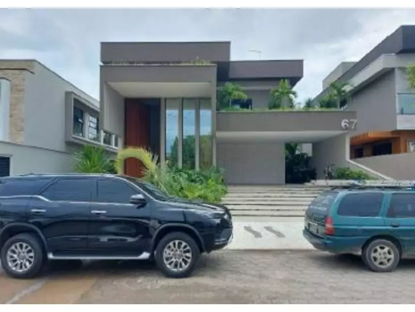 Casa com 476,41m² construídos em terreno de 707,13m²
