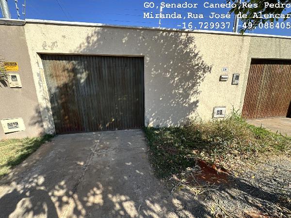 Casa com 2 Quartos e 1 Vaga em Senador Canedo