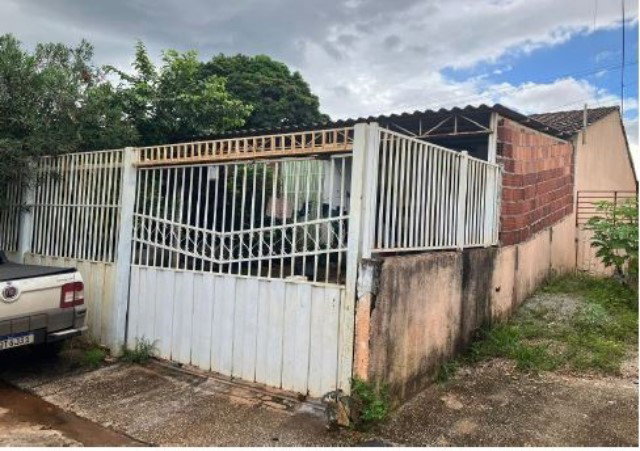 Casa em Águas Lindas de Goiás com 3 quartos e área residencial