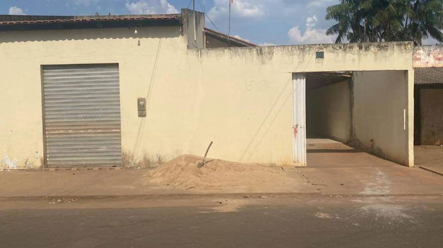 Casa Padrão Ocupada com 3 Quartos e 2 Banheiros