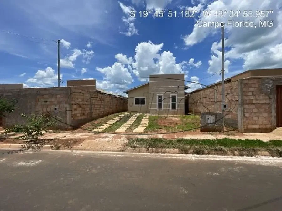 Casa com 2 quartos, 46,49m², terreno 200m², desocupada