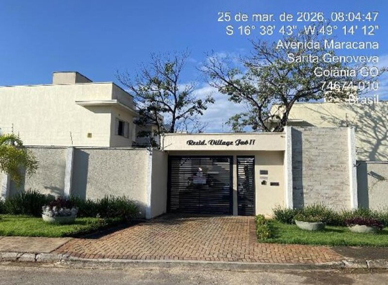 Sobrado com 4 quartos e 2 vagas em Goiânia/GO