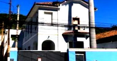 Espaçosa Casa de 422 m² com Área Construída, Ocupada