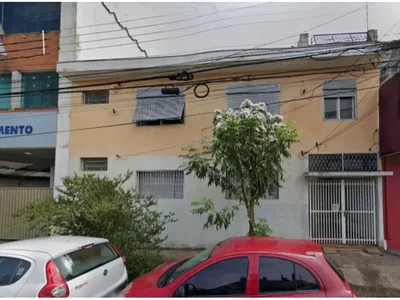 Casa reformada e ocupada com 355,36 m² construídos
