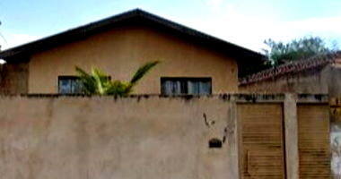 Casa com 135m² construída em terreno de 300m², imóvel ocupado