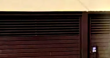 Casa em leilão com 2 quartos e 87m² construída