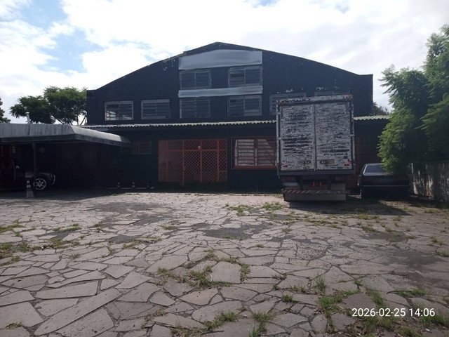 Complexo esportivo com 2 prédios e terreno de 2.294,16m²