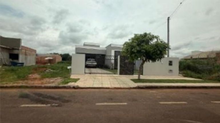 Casa com 309m² de terreno e 91m² construídos, ocupada