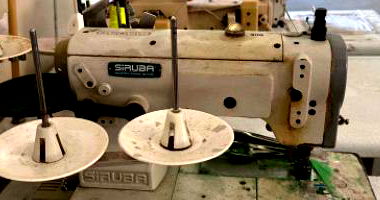 Máquina overlock Siruba simples nº 16, avaliada R$ 2.500,00