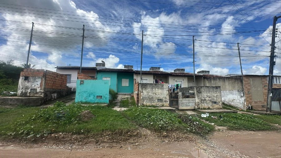 Casa com 2 Quartos e 2 Banheiros, Área Total 69,75m²