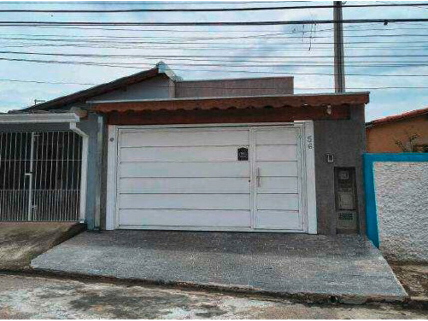 Casa ocupada com 104,99 m² construídos
