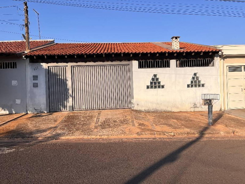 Casa 2 dormitórios, 159m², 1 vaga, ocupada