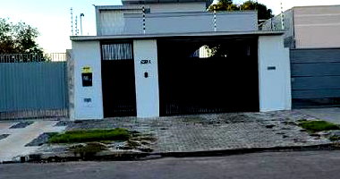 Casa com 3 quartos, 2 banheiros e 178 m² construída