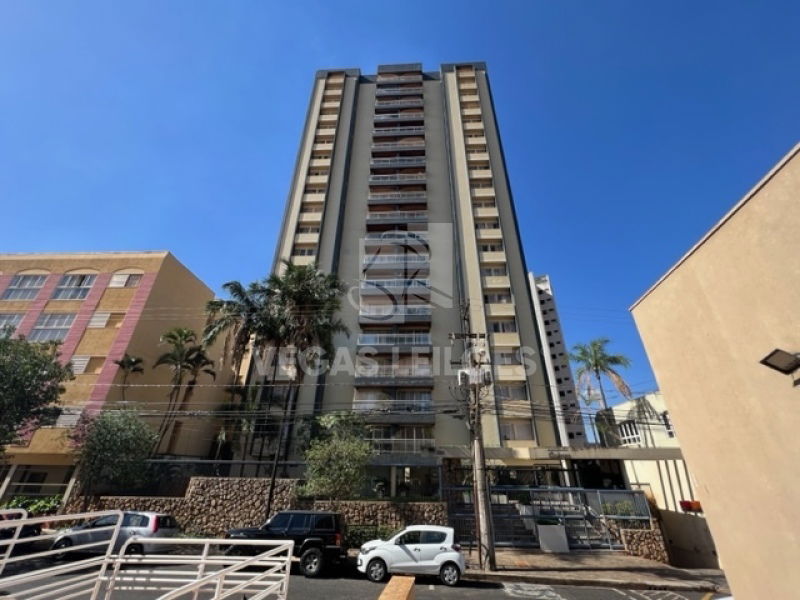 Apartamento 131 no Edifício Província de Salerno, 160m²