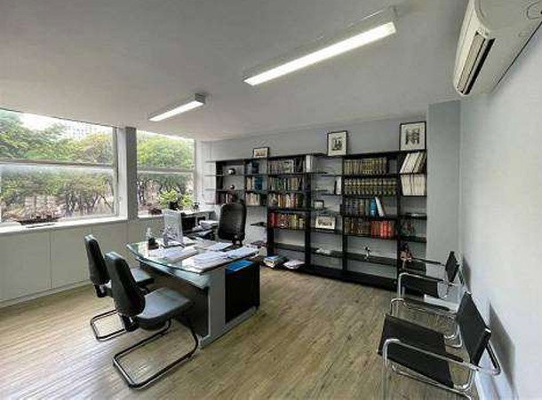 Sala comercial com 16,34m² em leilão judicial