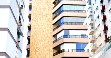 Luxuoso Apartamento com Cobertura e Piscina em Santos