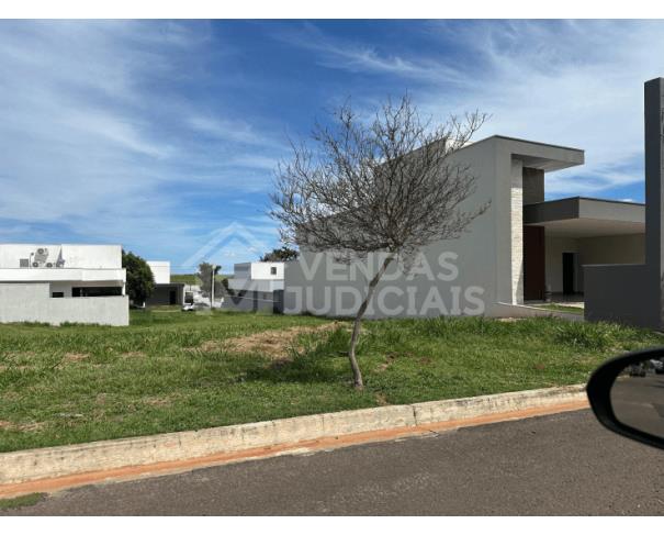Terreno em Loteamento Residencial com 250m²
