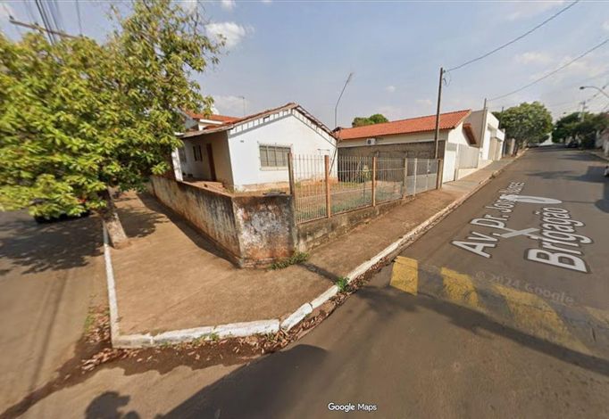 Casa com 228m² em Iacanga/SP