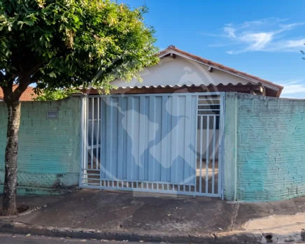 Casa com 2 quartos e 1 banheiro, 182m², desocupada