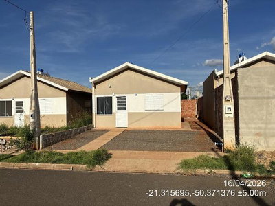 Casa 2 quartos com garagem e 42,48 m²
