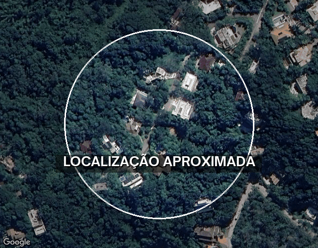Residência Luxuosa com 1.200m² de Terreno e 795m² de Construção em Guarujá/SP