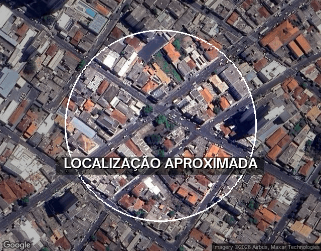 Terreno com vegetação aparente