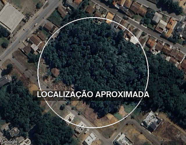 Imóvel de três pisos com área de terreno de 365,17m²