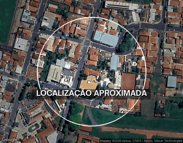 Casa com 4 dormitórios, piscina e edícula em Itápolis/SP