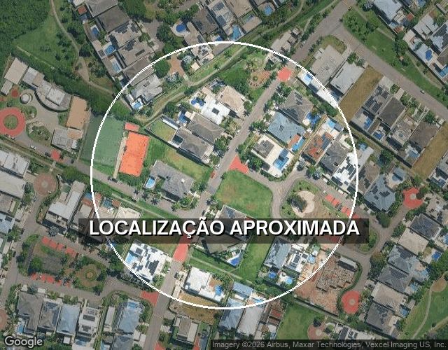 Mansão Luxuosa com 900m² de Terreno e 681m² Construída