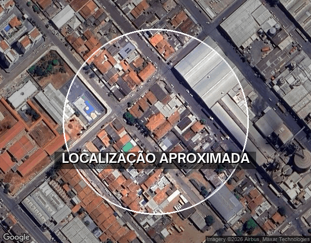Sobrado com Galpão Anexo em Anápolis