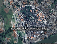 Casa com 4 cômodos, sala, cozinha e 4 banheiros