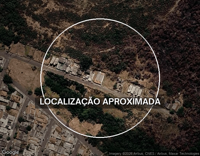 Terreno com 126m², construção inacabada, à vista