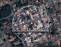 Terreno com construção em ruínas, 14 quartos