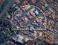 Terreno urbano com casa de taboas, 240m²