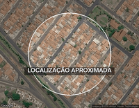 Casa com 2 dormitórios, área construída de 30m² e terreno de 171m²