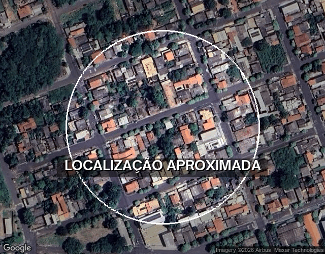 Terreno com construção em ruínas, 14 quartos
