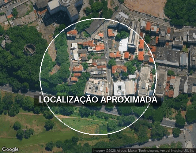 Casa com 2 pavimentos, 5 quartos, 2 banheiros, 130m², desocupada