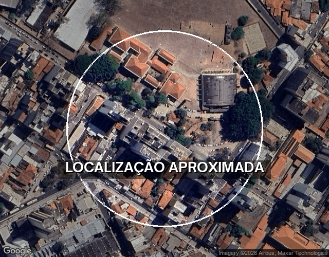 Casa Residencial/Comercial com 282m², 8 quartos, 2 suítes, 5 vagas
