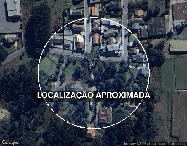 Quinhão com 12.839m², 2 casas, 3 quartos e 2 vagas