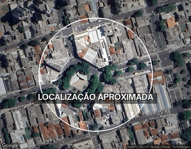Terreno urbano com 199,32m² e salão de madeira em Umuarama