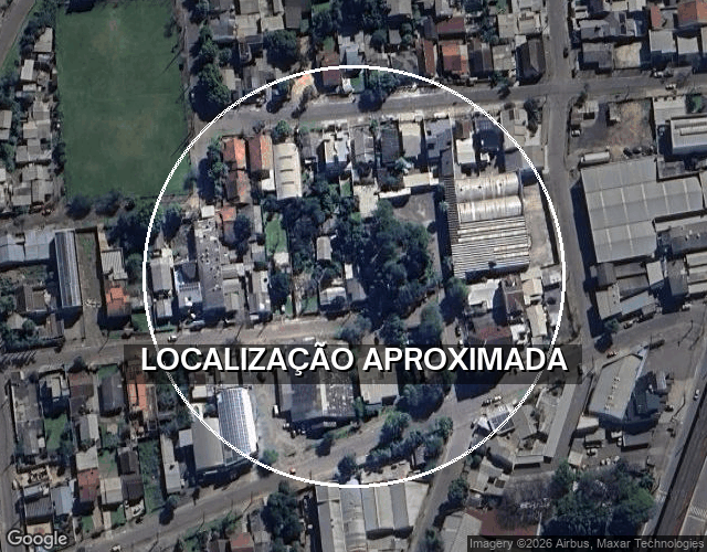 Terreno com edificação de madeira, 496,37 m²