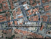 Casa com 2 quartos e 1 banheiro, área construída de 61.87m², desocupada