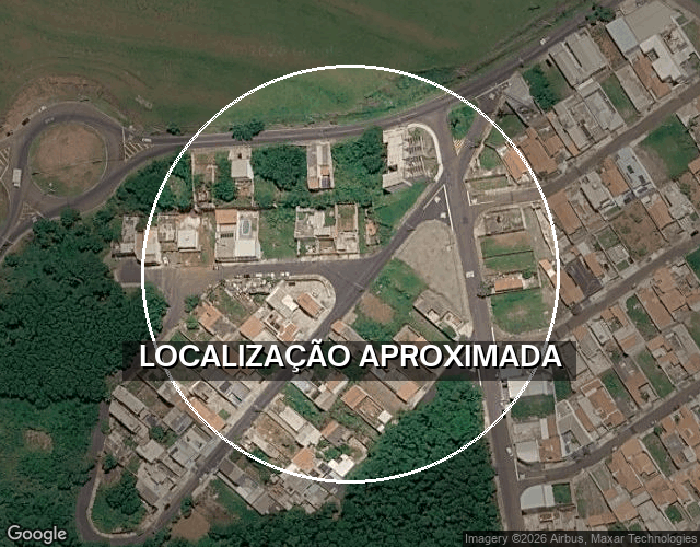 Edícula com área de lazer, 250m², desocupada