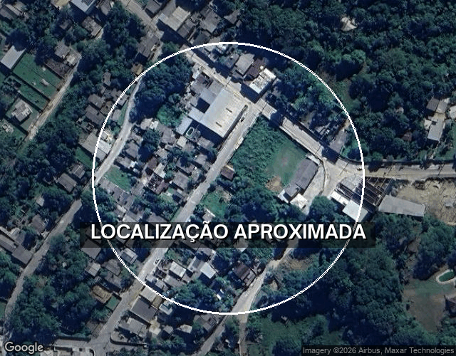 Casa com 2 quartos, varanda e 1 vaga de garagem