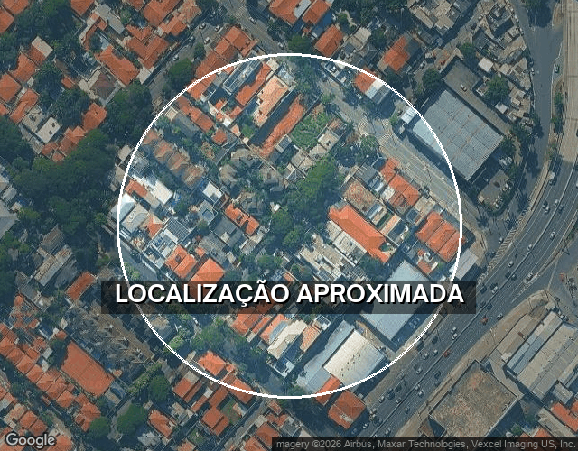 Casa residencial inacabada com 290m² construídos em terreno de 500m²