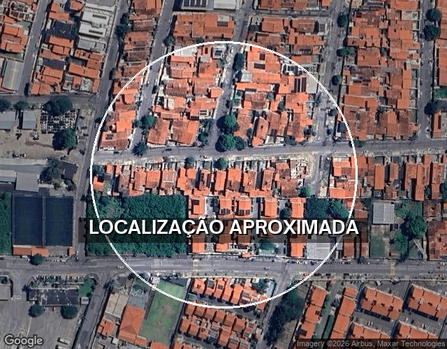 Casa com 92m² construídos em terreno de 374m², ocupada